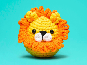 Sebastian the Lion. The Woobles Beginner Crochet Kit
