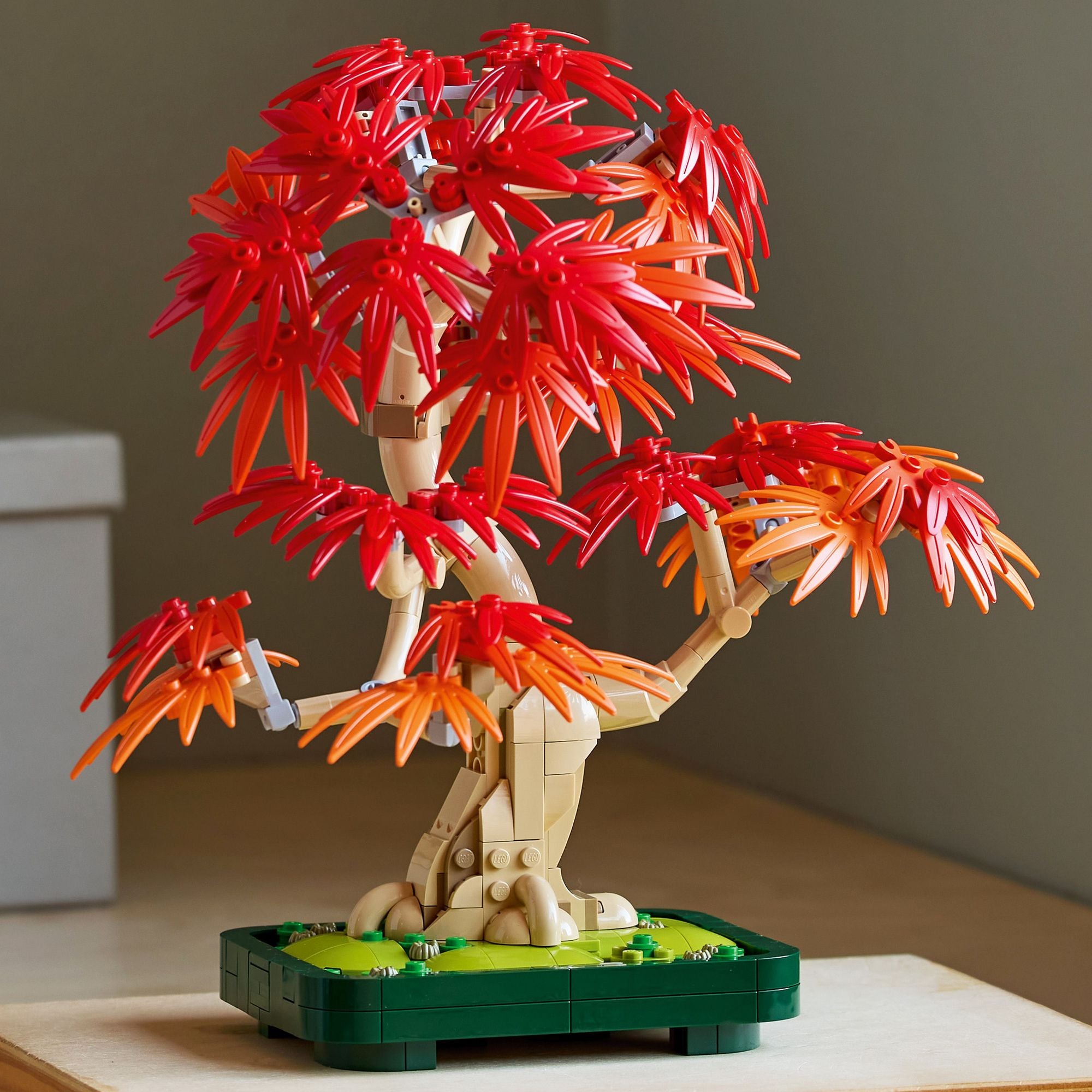 LEGO Botanicals Japanese Red Maple Bonsai Tree 10348 - Image 3